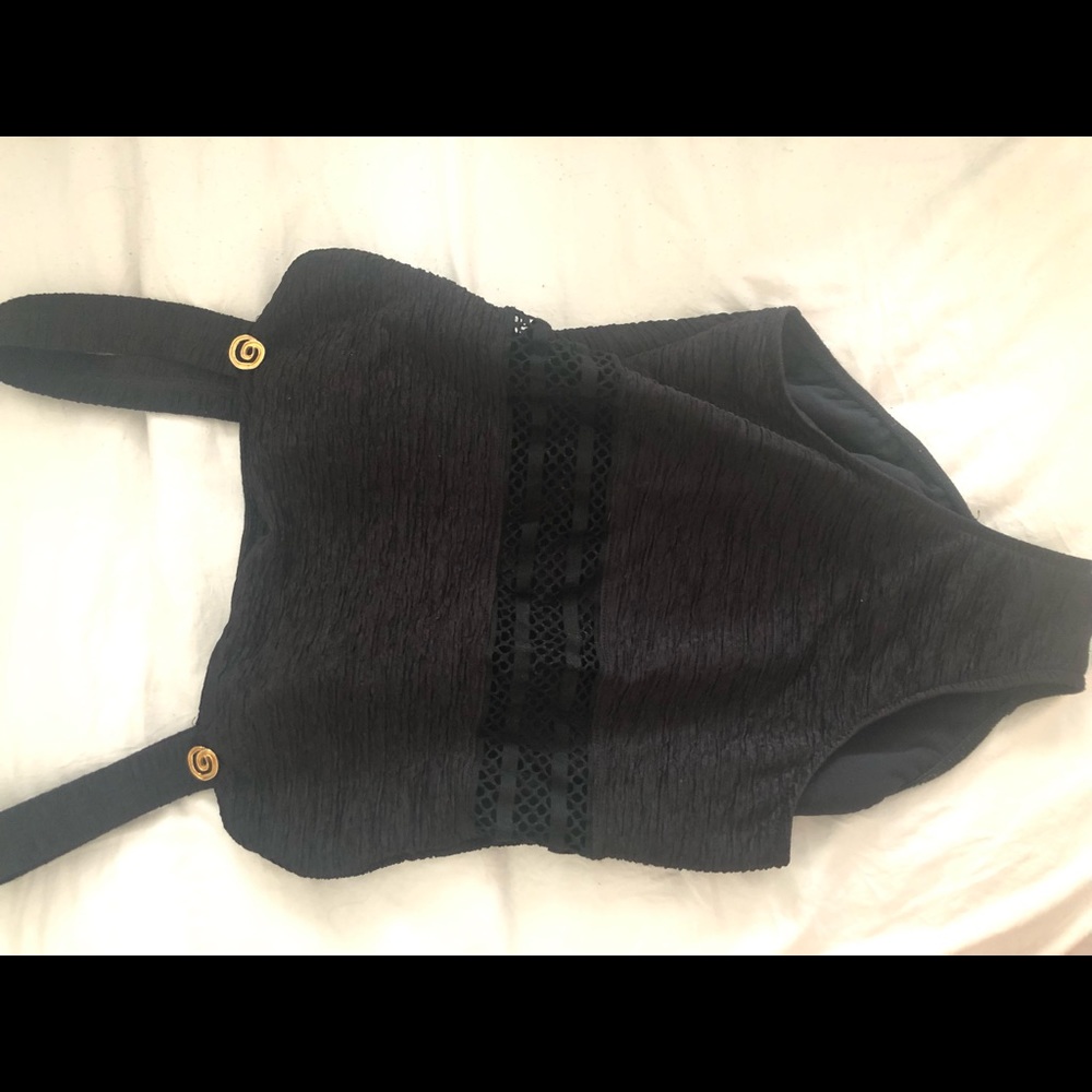 Women’s bathing suit